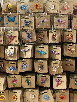 🎄 Blíží se čas Vánoc a s ním i kouzelná atmosféra, kterou můžete dotvořit našimi výrobky z masivního dřeva. Ať už hledáte...