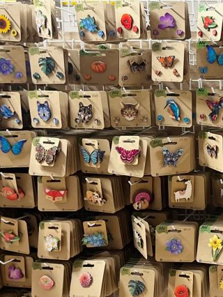 🎄 Blíží se čas Vánoc a s ním i kouzelná atmosféra, kterou můžete dotvořit našimi výrobky z masivního dřeva. Ať už hledáte...